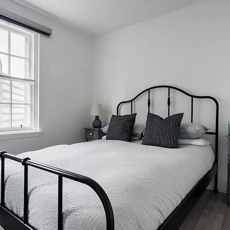 Edinburgh Castle Apartment Esterno foto